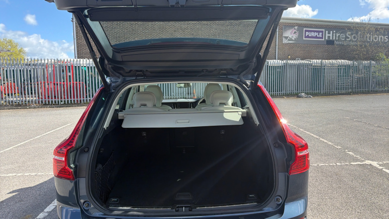 Volvo Xc60 2.0 B4P Plus Dark 5dr Geartronic Petrol Estate